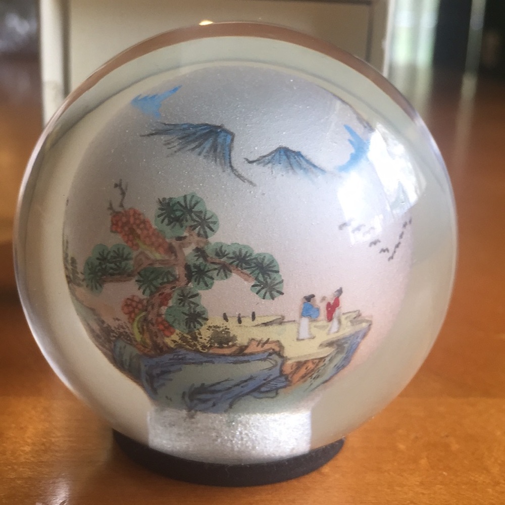Li bien paperweight